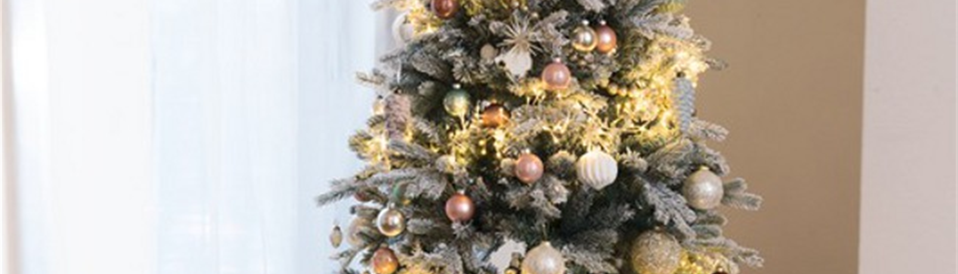 GS_Künstlicher beschneiter Weihnachtsbaum_156662_BELLANDRIS_SAGAFLOR_AG_Web_unbekannt.jpg